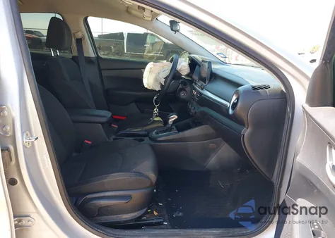 2020 Kia Forte Lxs z USA, uszkodzony, nr VIN 3KPF24AD3LE247229